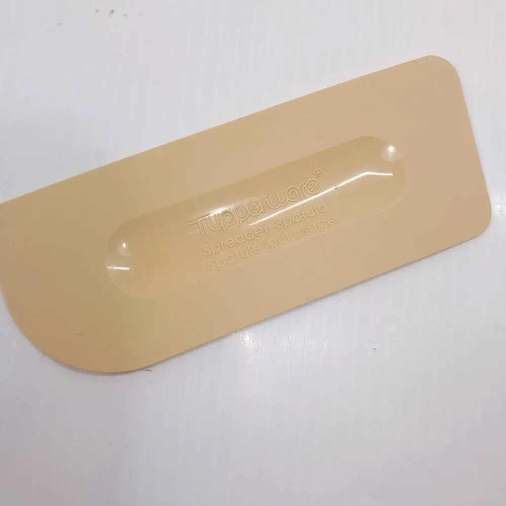 Tupperware Spatula Spreader plastic rounded edge almond beige brown made Mexico